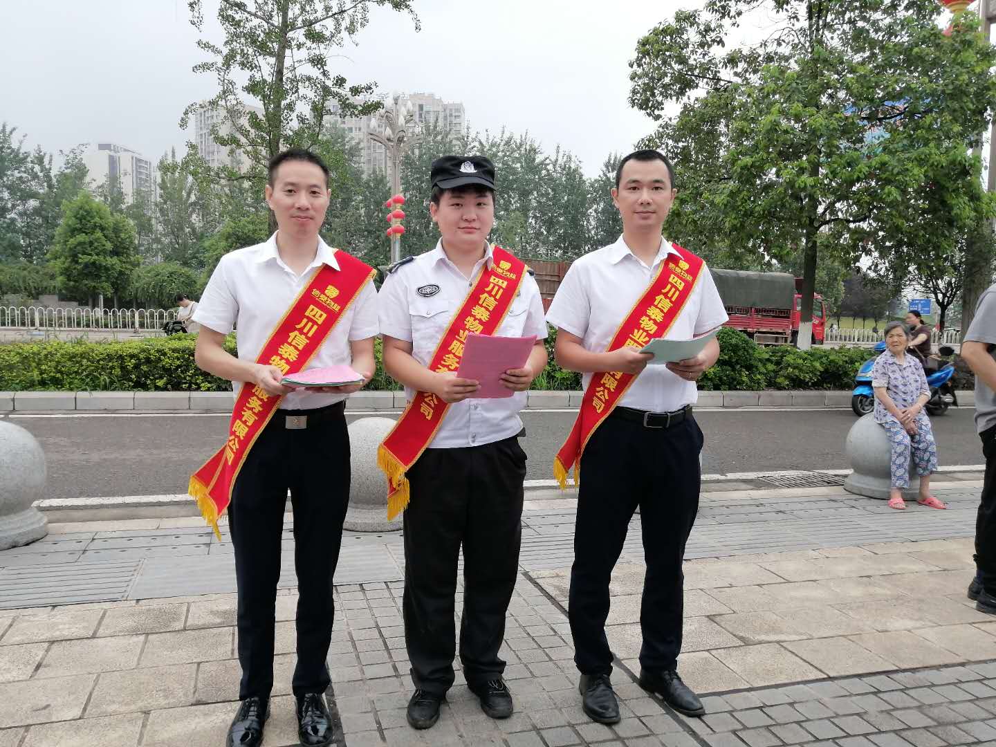 我知道，他們絕不簡(jiǎn)單